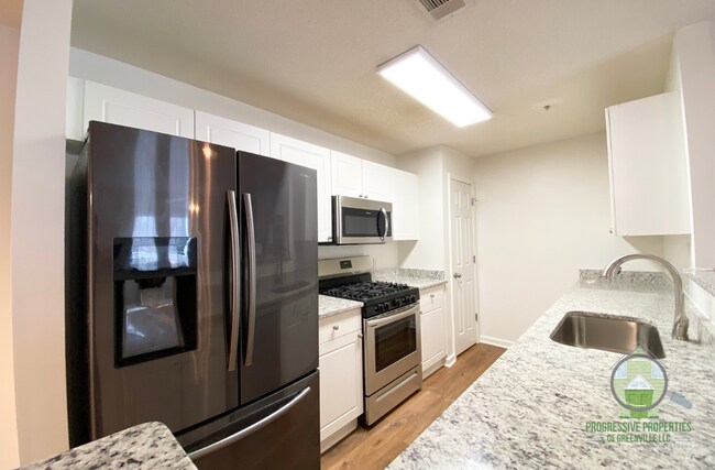 Photo - 122 McKenna Cir Townhome