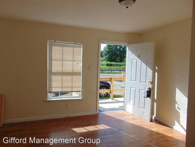 Building Photo - 1118 Victory Blvd