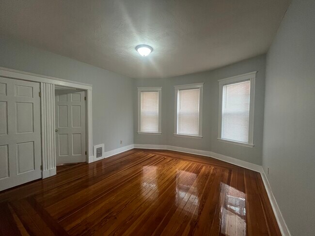 Foto del edificio - 490 Quincy St