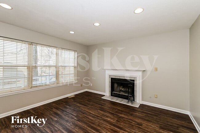 Foto del edificio - 4804 Oakton Way
