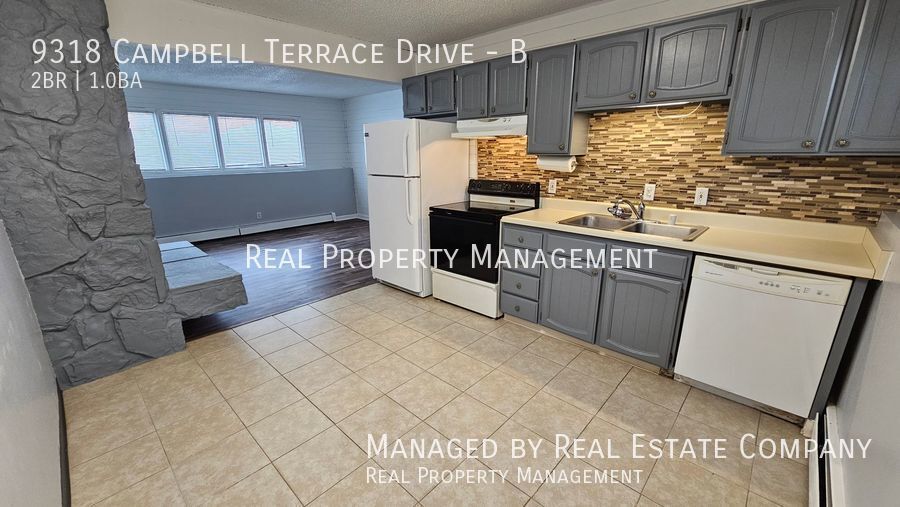 Primary Photo - Remodeled Ground Floor Two Bedroom w/ Gas ...