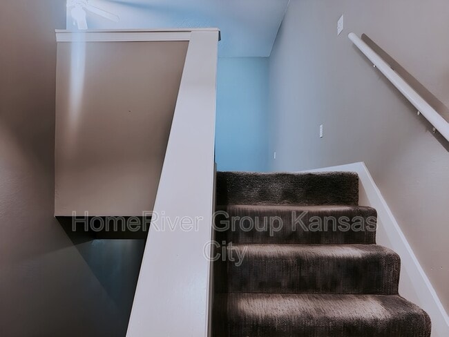 Building Photo - 5631 N Northwood Terrace