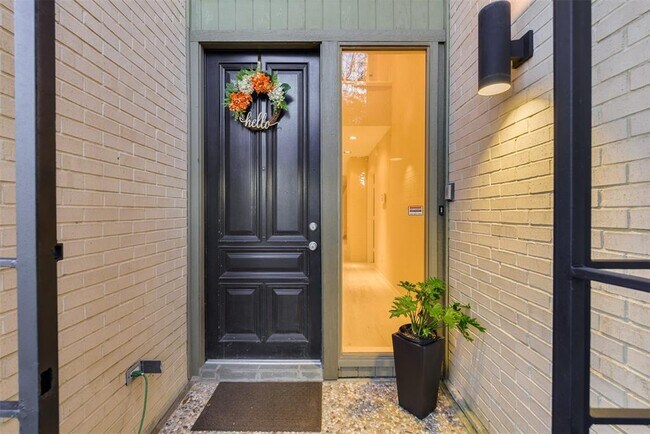 Foto del edificio - 915 Cranberry Hill Ct