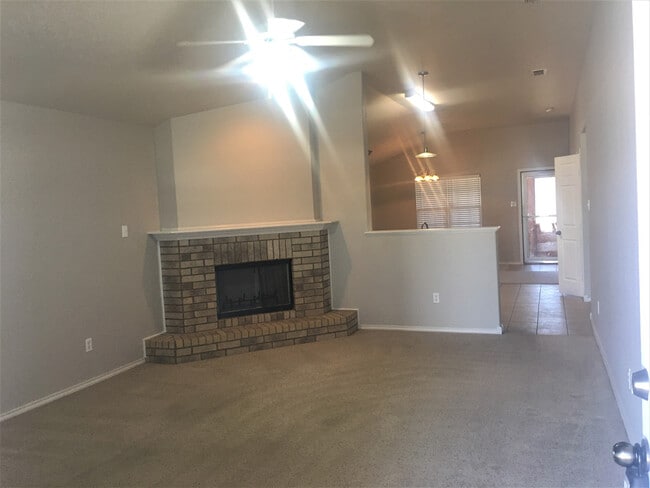 Building Photo - **BEAUTIFUL MONTEREY ADDITION HOME**