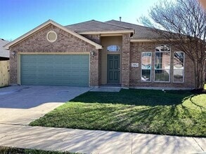Building Photo - 825 Coppin Dr