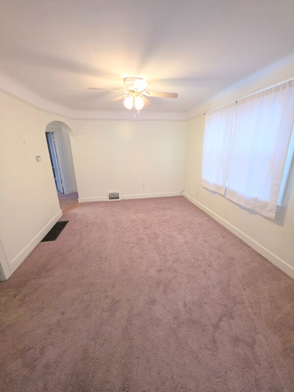 Foto del edificio - 2337 Burnside Ave