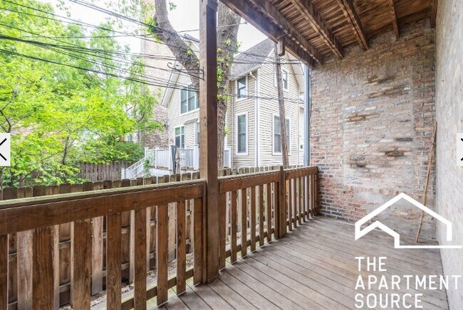 Foto del edificio - 1758 W Montrose Ave