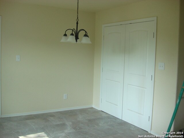 Building Photo - 615 Cantrell Dr