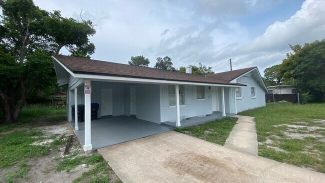 Foto del edificio - 3 Bedroom, 1 Bath Single Family Home in Or...