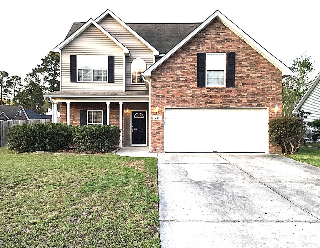Foto principal - 211 Westbrooke Rd