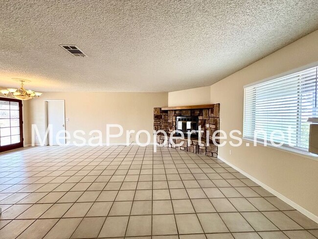 Building Photo - 16578 Odell Ave