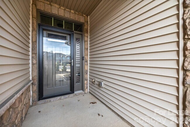 Foto del edificio - 827 Ayrshire Ave