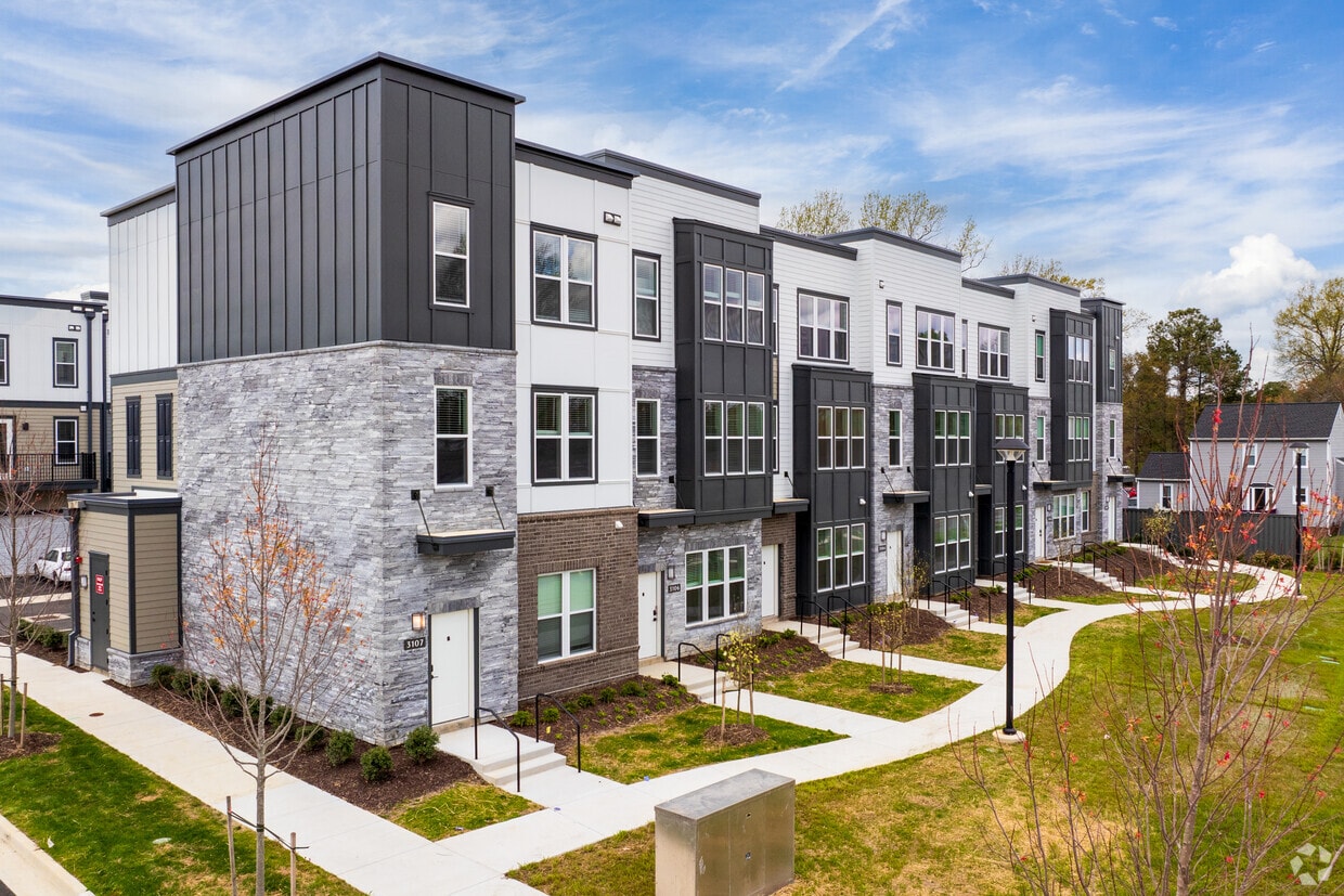 View of Ainsworth - 9520 Woodman Rd Richmond, VA 23228 | Apartments.com