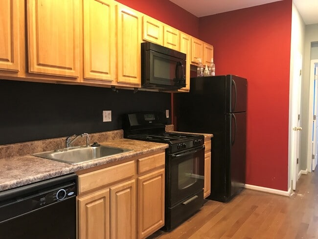 Foto del edificio - 3-Bedroom Townhome in Heart of Remington -...