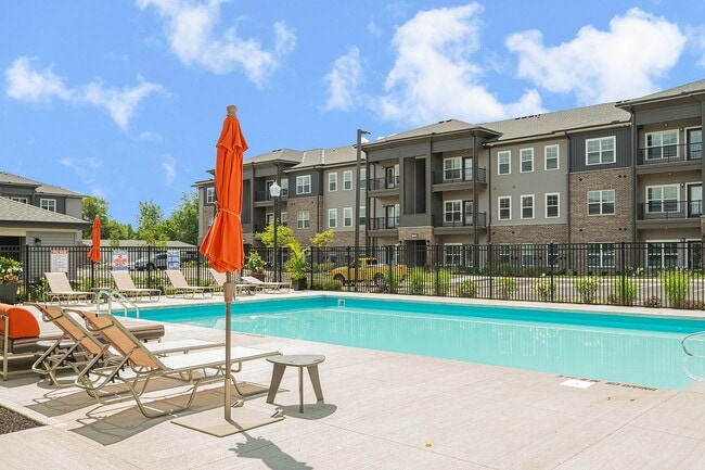 Building Photo - The Retreat at Canal Apartments