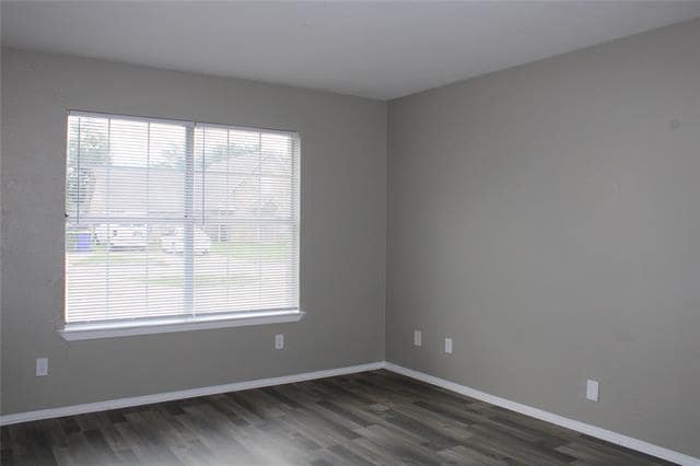 Building Photo - 526 Glen Cove St