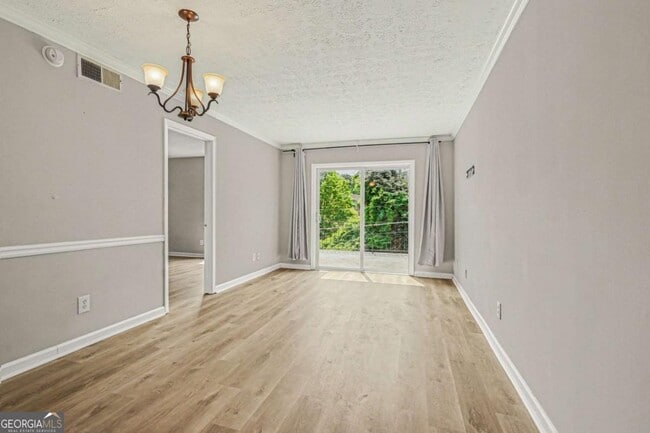 Foto del edificio - 2805 Northeast Expy