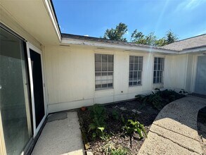 Building Photo - 23227 Low Ridge Rd