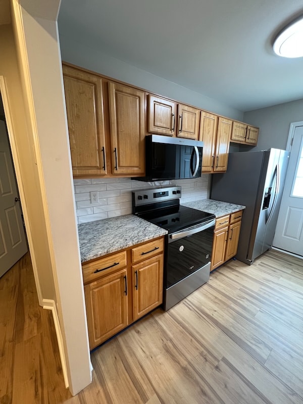Building Photo - 221 Highgate Cir