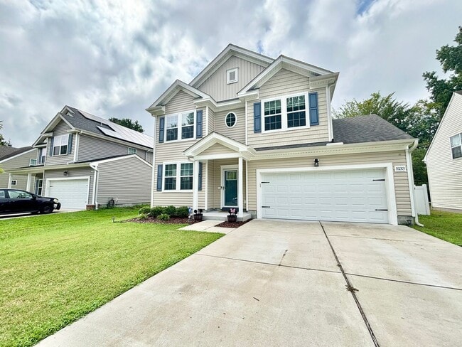 Building Photo - Beautiful 4 Bedroom Home In Chesapeake!