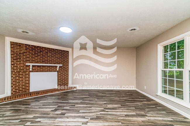 Foto del edificio - 1605 Blue Springs Rd