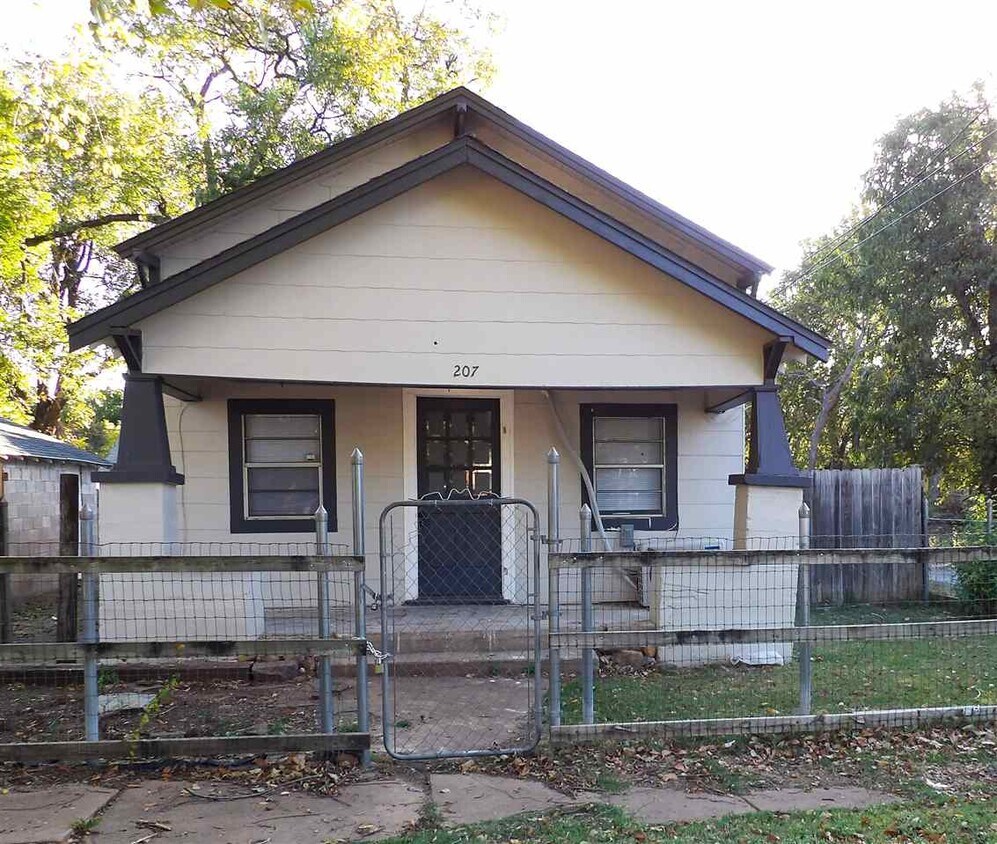 Foto principal - 207 NW 4th St