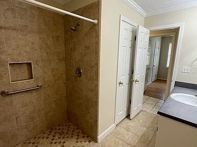 Baño - 404 Ingram Ave W