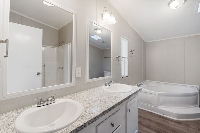 Foto del edificio - 16333 Lone Corral Ct