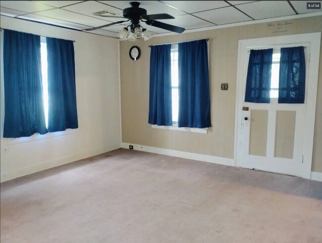 Building Photo - 214 W New St