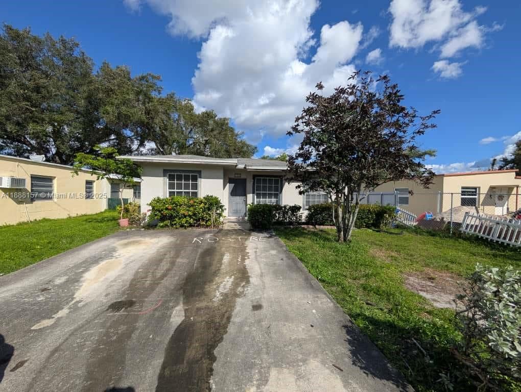 Primary Photo - 720 NW 15th Terrace