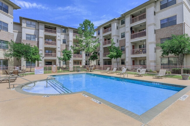 Building Photo - Amelia Parc