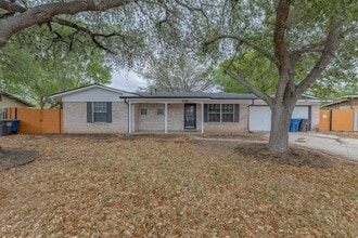Building Photo - 4526 Lyceum Dr