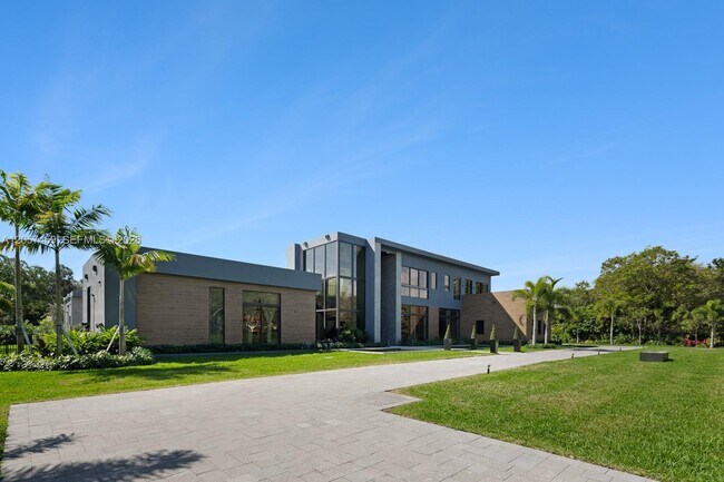 Foto del edificio - 5900 SW 129th Terrace