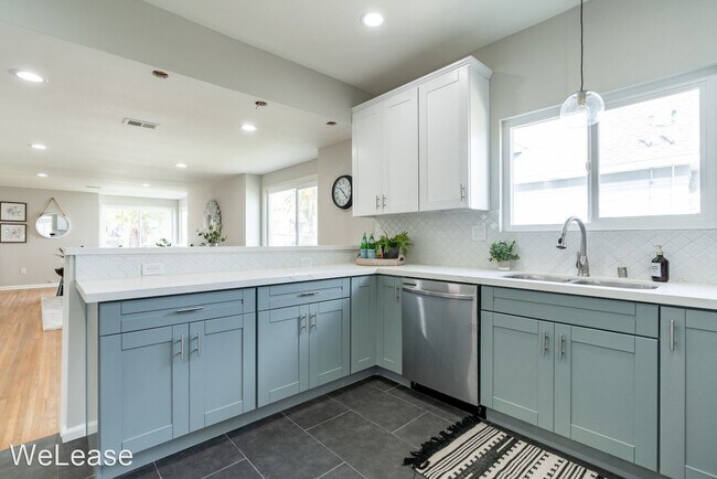 Building Photo - 2535 K St