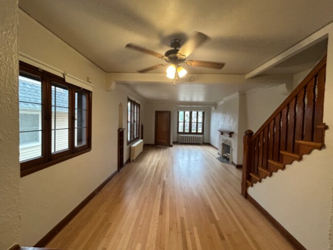Foto del edificio - 2420-2422-2422 N 60th St