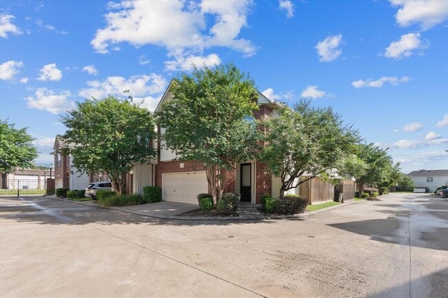 Building Photo - 1758 Aden Mist Dr