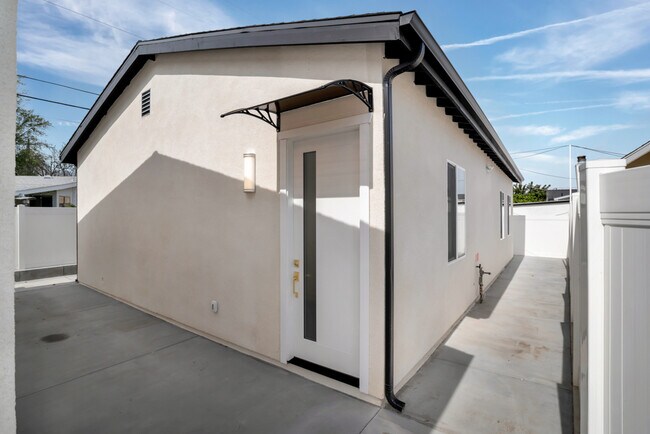 Foto del edificio - 10327 Wish Ave