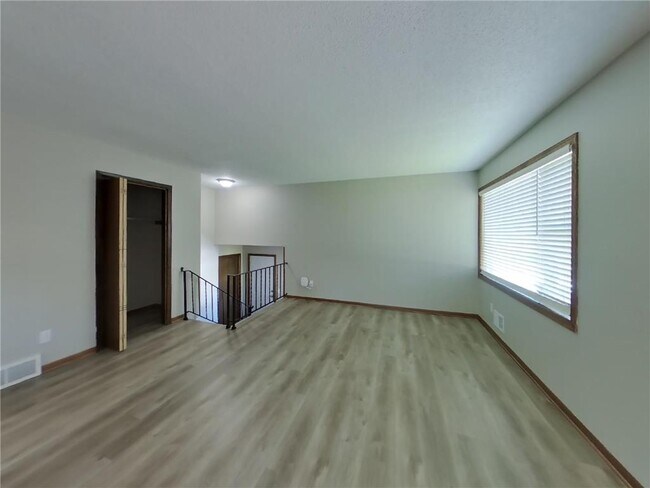 Foto del edificio - 847 Vernon Ave NW