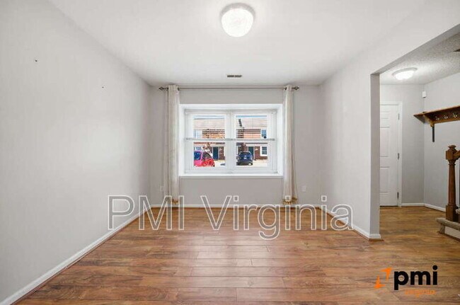 Foto del edificio - 1957 Darnell Dr