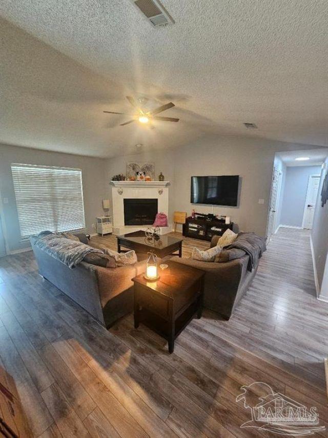 Foto del edificio - 8632 Westview Ln