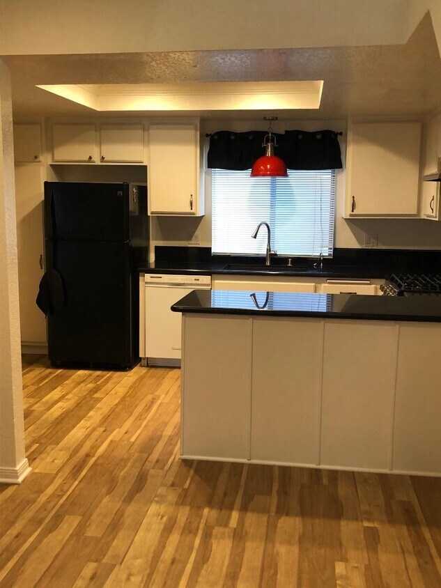 Newer Kitchen - 531 11th St