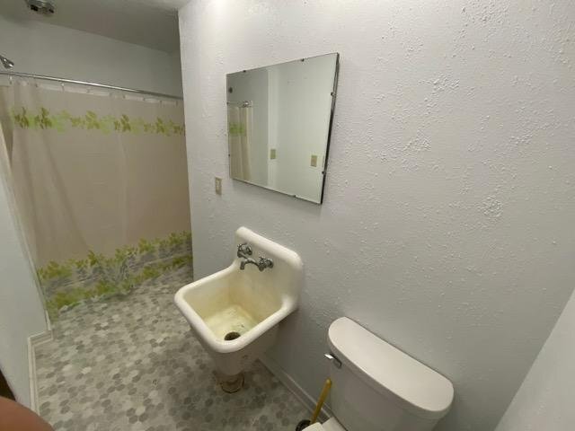 Baño compartido - 16565 S 12th St