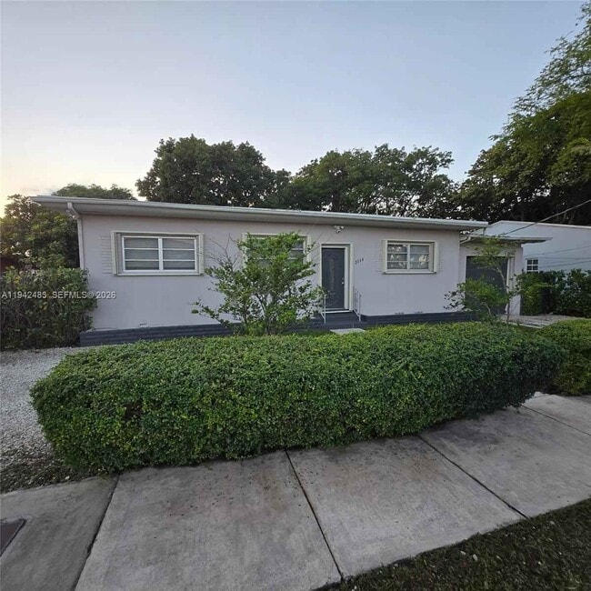 Building Photo - Southwest 31st Avenue, Miami, FL 33145 - 3 BR 2 BA single-family home