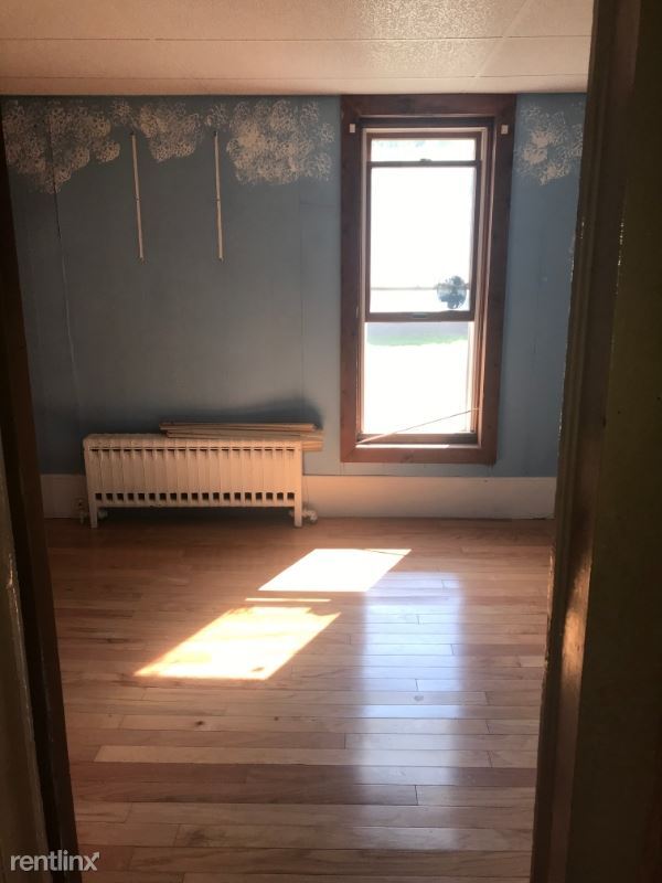Building Photo - 3 br, 1 bath House - 112 Lansing Ave