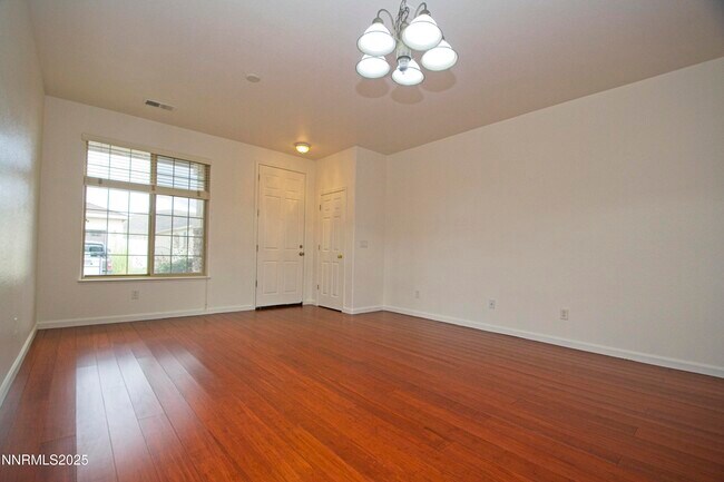 Foto del edificio - 1558 Teal Dr