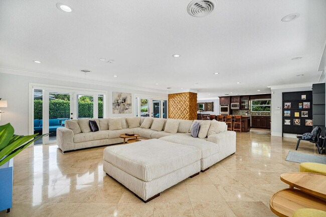 Foto del edificio - 4730 Taylor St