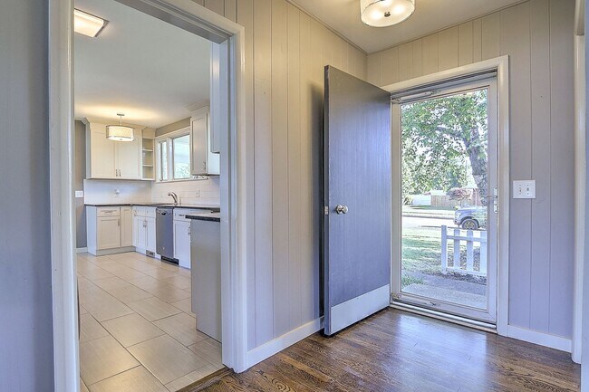 Foto del edificio - 3 Bdrm / 2 Bath One Level Home   Kingsport, TN