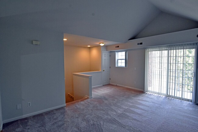 Foto del edificio - Shelby Township 2 Bedroom, 2 Bath Condo-St...