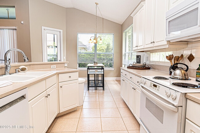 Building Photo - 341 Island Green Dr