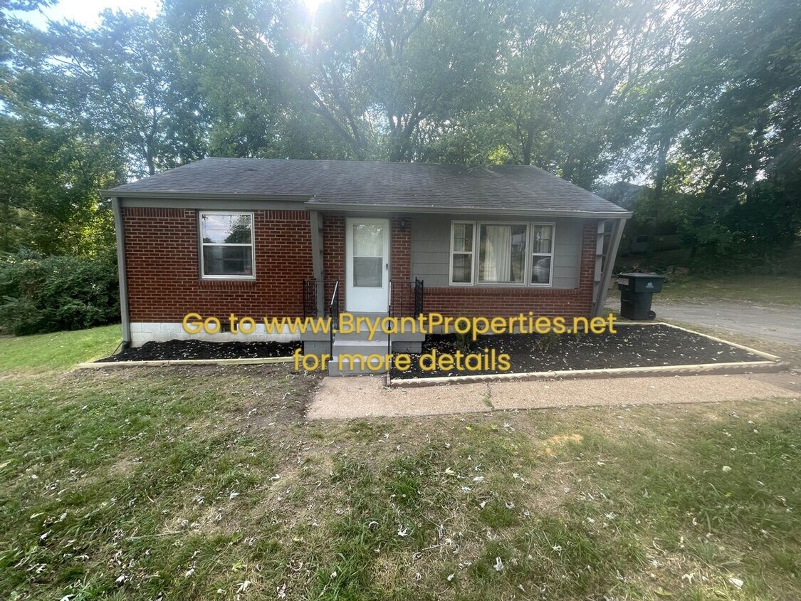 Foto principal - 3133 Cloverwood Dr